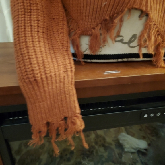 Trendy New OS fits most wom. sweater rough hem - Picture 7 of 7